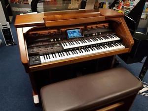 Roland Atetlier AT900 Artist Edition Home Organ