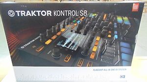 Native Instruments Traktor Kontrol S8 DJ Controller