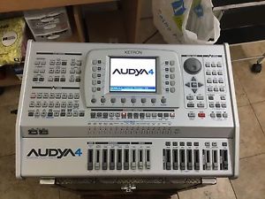 Ketron Audya 4 advanced music station