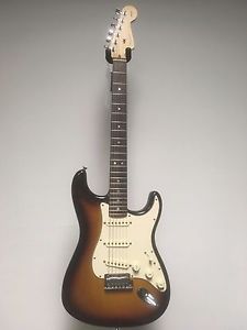 Fender Stratocaster 60th Anniversary USA Sunburst /w Hardshell Silver Tweed Case