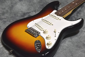Used Fender USA / American Vintage 1965 Stratocaster 3 Color Sunburst from JAPAN