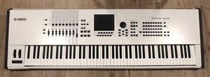 Yamaha Motif XF8 88-Key Synthesizer Keyboard White Limited Edition XF-8 Synth
