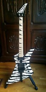 Jackson Custom Shop KE2 Kelly USA White Bengal Electric Guitar