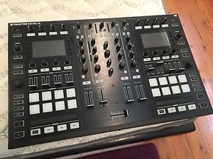 Native Instruments Traktor Kontrol S8 Flagship All-in-One DJ Controller