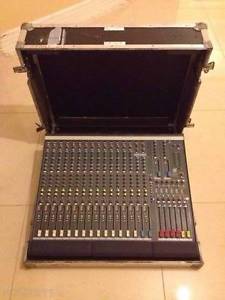 ALLEN & HEATH GL2200 16 (MADE IN THE UK)   LIKE NEW (ONLY USED IN A CHURCH)