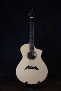 Breedlove Masterclass Concert Guitar - Myrtlewood