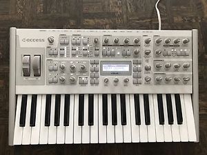 Polar TI2 Access Virus Darkstar White synth keyboard 37 key