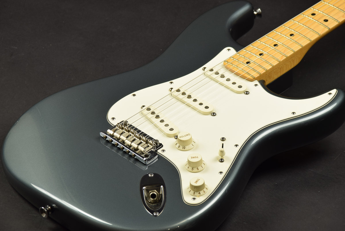Used Fender USA / American Standard Stratocaster Charcoal Frost Metallic