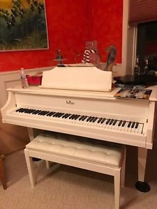 La Petite by Kimball Baby Grand Piano in White color.
