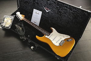 Fender Custom Shop: Electric Guitar 1966 Stratocaster Closet Classic USED