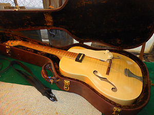 Vintage Supro Acoustic Archtop 1952 w' checker board Pick-Up Blond Beauty Case