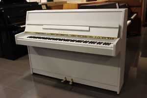 Kawai Klavier, neuwertig, vom Klavierbaumeister, weiß matt