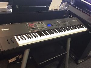 YAMAHA S90XS 88 NOTE WEIGHTED PIANO SYNTH WORKSTATION.IMMACULATE CONDITION