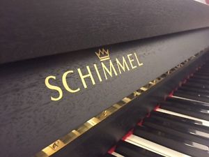 SCHIMMEL Klavier  RENNER-Mechanik, Schwarze Neulackierung, Garantie