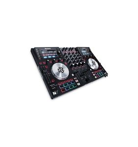 Numark NV  - Contrôleur Pro  4 voies + 16 pads + carte son + 2 écrans