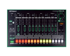 ROLAND AIRA TR-8 RHYTHM PERFORMER