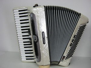 Akkordeon Superqualität GIULETTI Italy 120 Bass m.mängeln