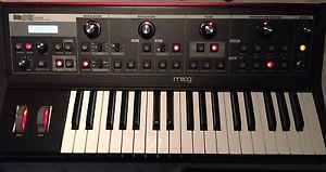 Moog Little Phatty Stage II, Limited Edition Red, CV Outs, Soft Case