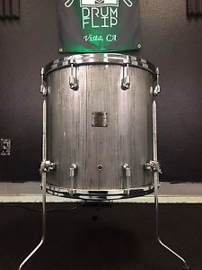 Yamaha Maple Custom Embossed Silver 16x16 Floor Tom