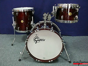 Gretsch USA Custom Shellset  in "Walnut Gloss"  -  20,12,14"