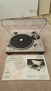 Technics SL-1200MK2 Quartz Direct Drive Turntable
