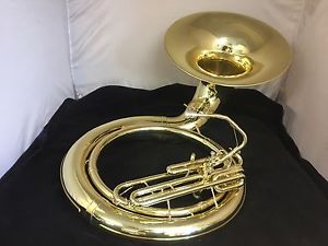F.E. Olds & Son Fullerton CA Bb Bright Brass Sousa/Sousaphone. New case 26" Bell