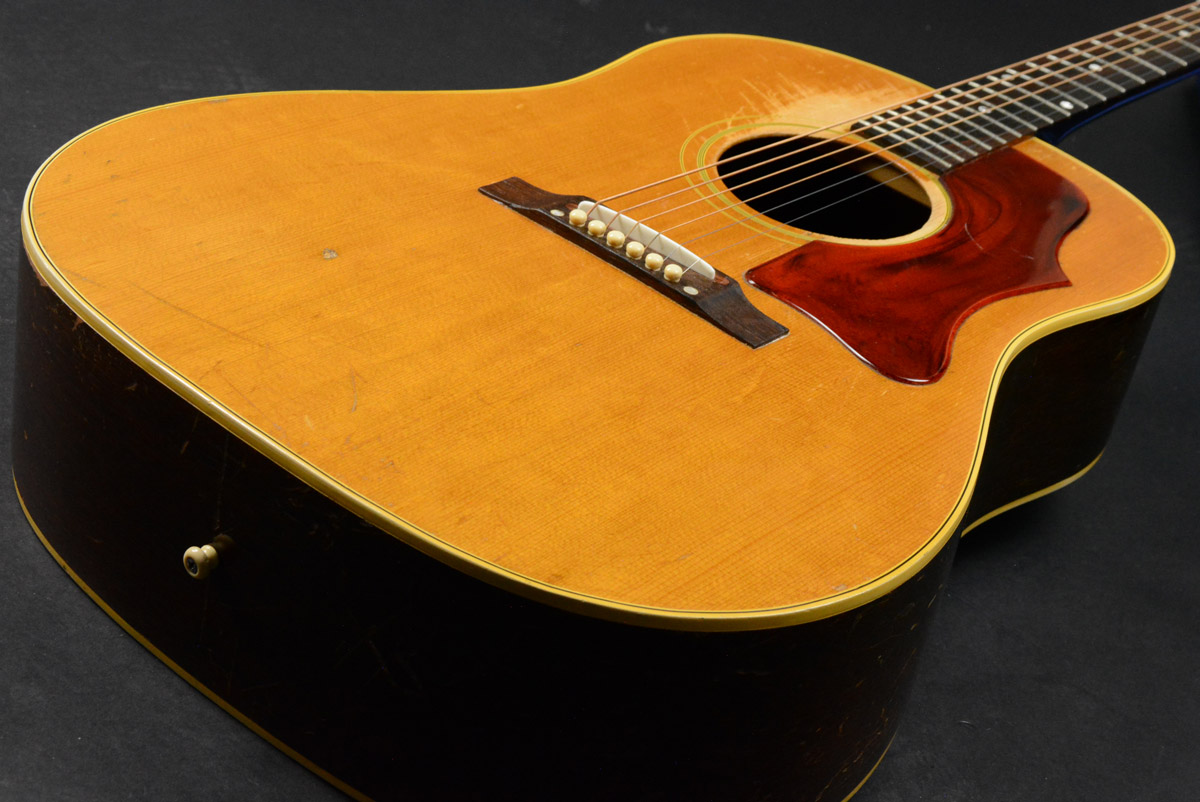 Used Gibson / J-50 made in 1967 from JAPAN EMS