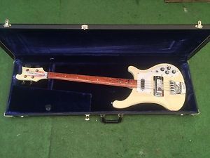 Rickenbacker Electric Bass Guitar Rare 1975 Model 4000 Mint Condition With Case