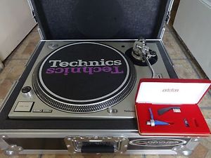 TECHNICS SL1200M3D DIRECT DRIVE TURNTABLE+NEW ORTOFON CONCORDE & ODDESEY CASE