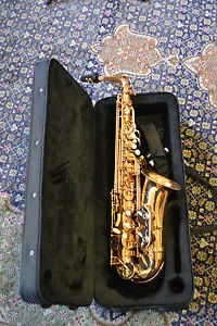Altsaxophon Conn AS-650 mit Koffer Neu