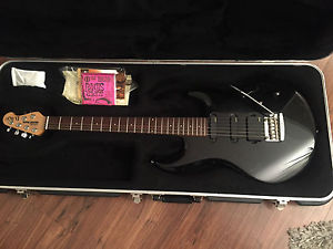 MUSIC MAN LUKE II USA Black  STEVE LUKATHER Topzustand !