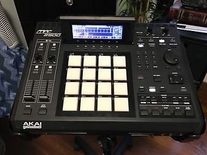 MPC 2500  Black With White Pads Maxed Out 16sqaurez custom (Includes Stand)