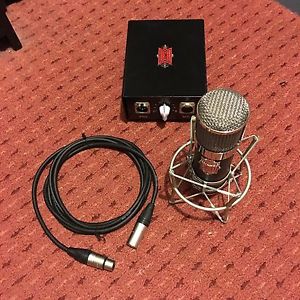 BeesNeez Mahalia Tube Large Diaphragm Microphone (Neumann U67)