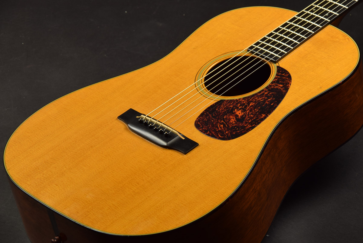 Used C.F.Martin / D-18VS made 2002 from JAPAN EMS