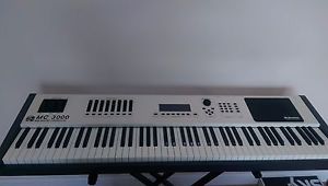 OBERHEIM VISCOUNT MC 3000 MASTER MIDI KEYBOARD USED (very good condition)