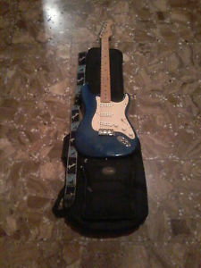 GUITARRA (GUITAR) FENDER STRATOCASTER HIGHWAY ONE MADE IN USA