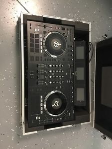 Numark NS7 III 4-Channel Controller & ProX Flight Case
