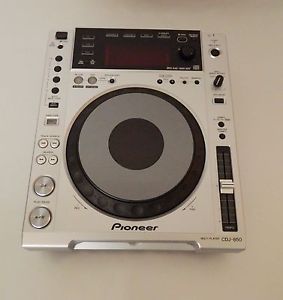 2x Pioneer CDJ-850 DJ Digital Media Player Multi Format USB/CD/MP3/PC Turntables