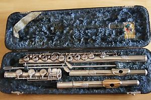 Custom built Hofinger Succes flute with 2 headjoints. A=440.