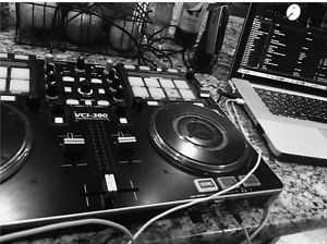 Vestax DJ Controller VCI-380 Serato DJ / Serato ITCH-compatible 2-channel m