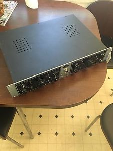 Universal Audio 2-610 Dual Channel Tube Preamplifier Preamp Mic/Instrument Pre