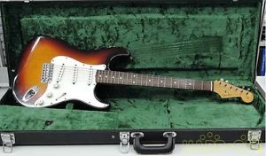 USED FENDER JAPAN EXTRAD STS-62S110 WITH HARD SHELL CASE