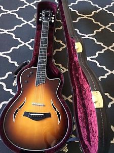 Taylor T5z Standard Electric/Acoustic Hybrid Guitar- Near Mint Condition