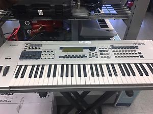 Yamaha MO6 Keyboard Synthesizer