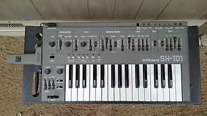 Roland SH-101 monophonic synthesizer clean condition serviced w/grip