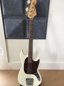 1999-2002 Fender Mustang Classic Electric Bass Guitar MIJ