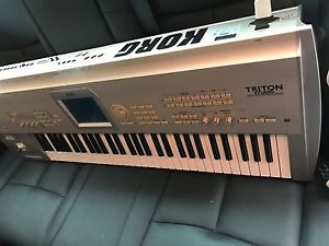 Korg Triton 61 Keyboard Synthesizer
