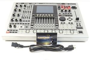 Roland MC-909 Sampling Groovebox