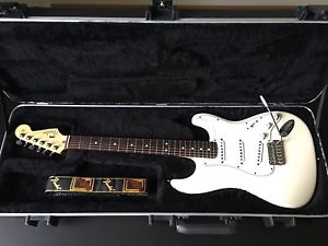 Fender Stratocaster American Standard, USA, 2011, Olympic White RW, mit Koffer