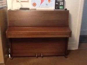 zender upright piano full 7 octaves 450£